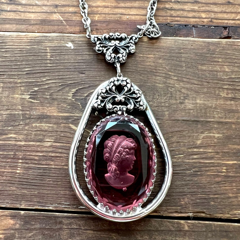 VINTAGE CAMEO NECKLACE VICTORIAN